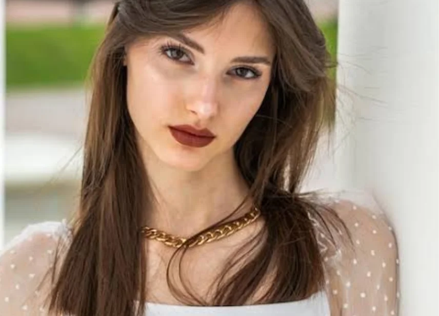 bella hadid necklace